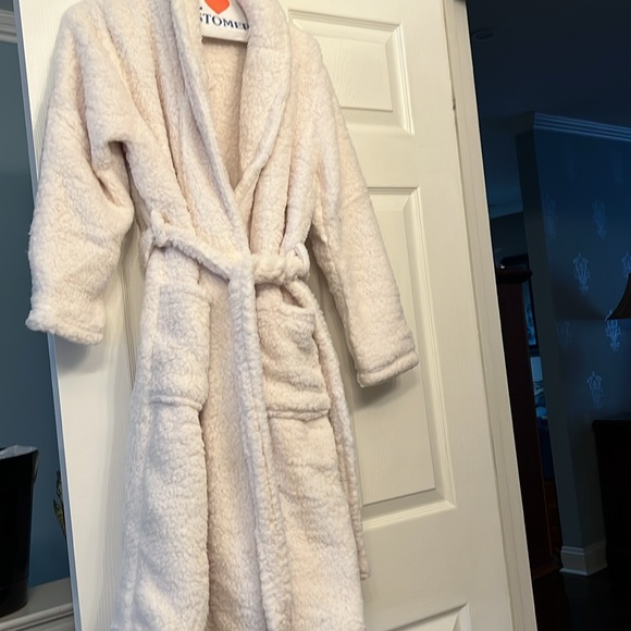 Robe- very soft - off white color - Picture 2 of 4